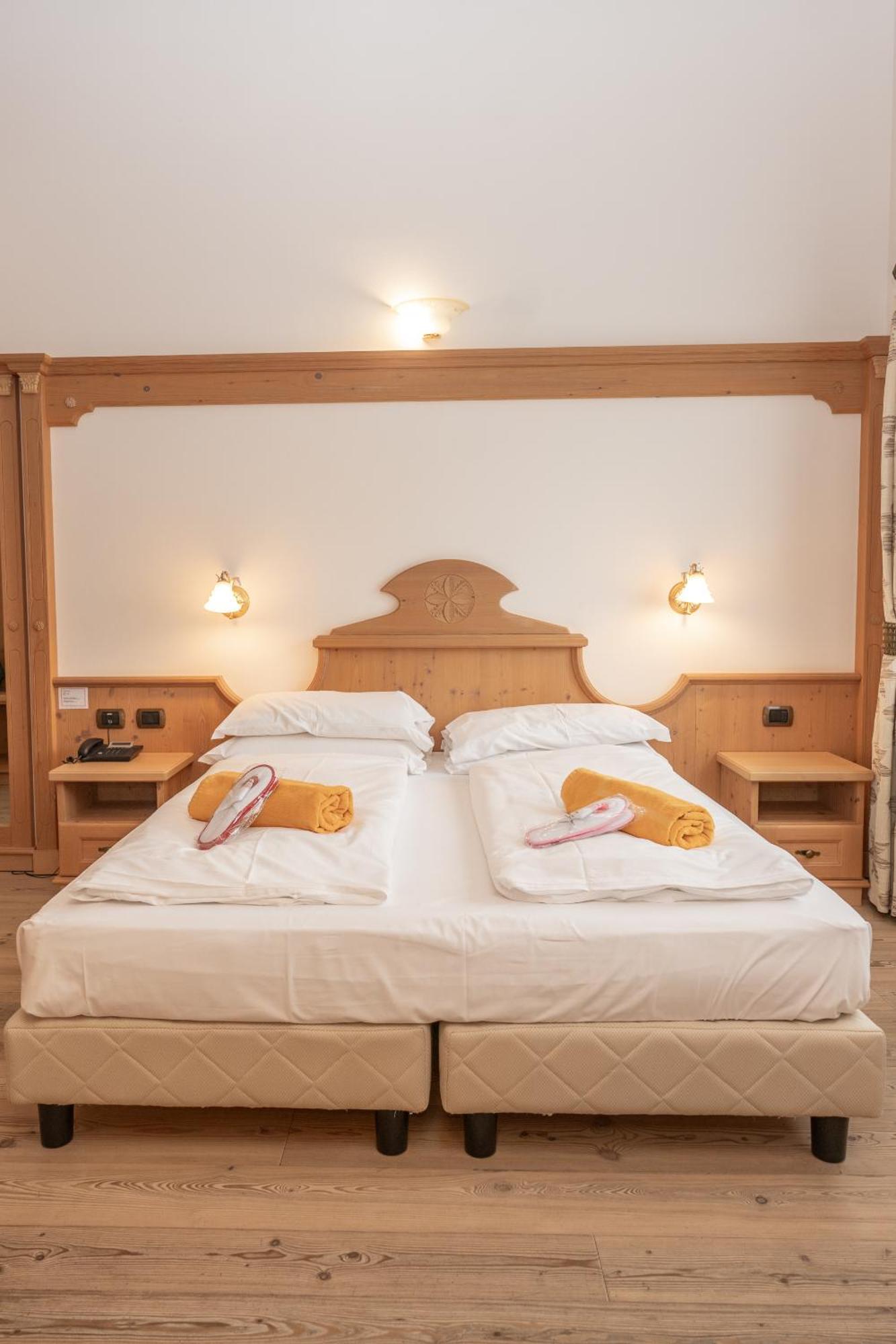 Wellness Hotel Lupo Bianco Canazei Eksteriør billede