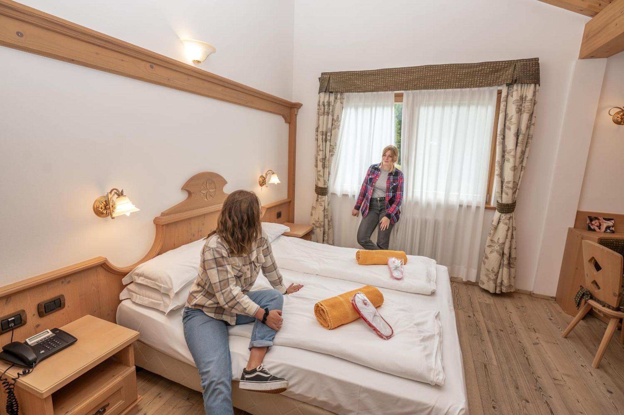 Wellness Hotel Lupo Bianco Canazei Eksteriør billede