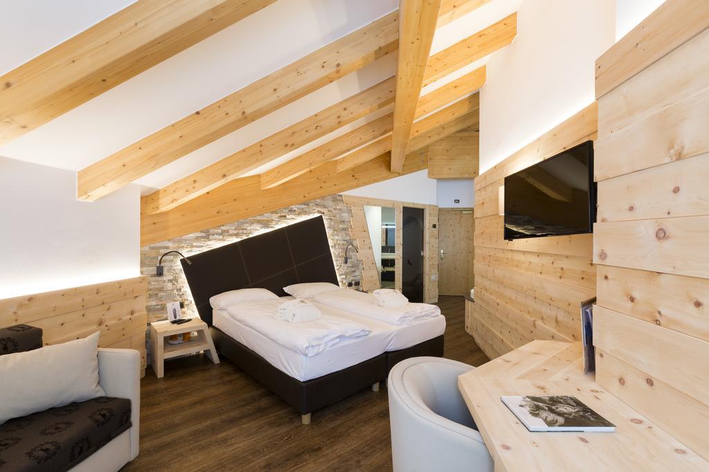 Wellness Hotel Lupo Bianco Canazei Eksteriør billede